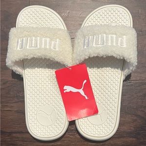 Women’s Size 8 Puma Slides
